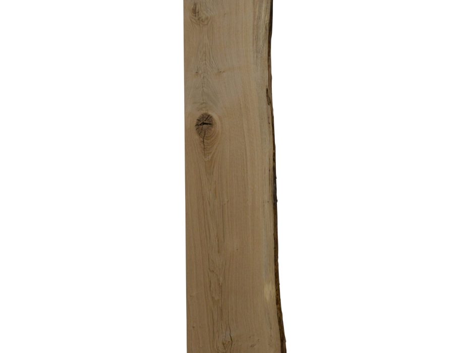 Eiken schaaldeel met noesten, gedroogd en geschaafd. 4 cm dik.