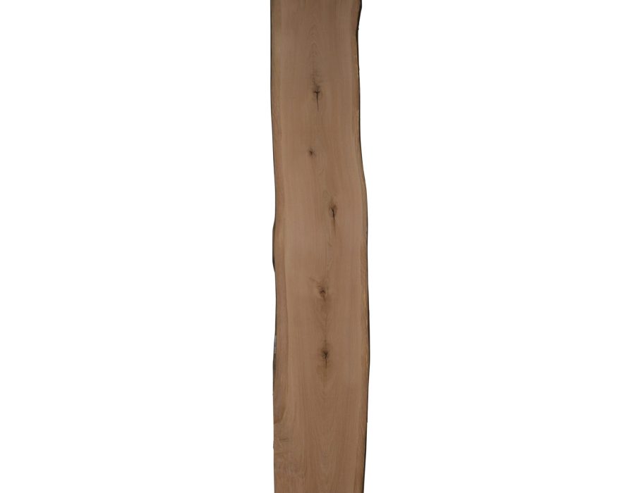 Eiken schaaldeel met noesten, gedroogd en geschaafd. 4 cm dik.