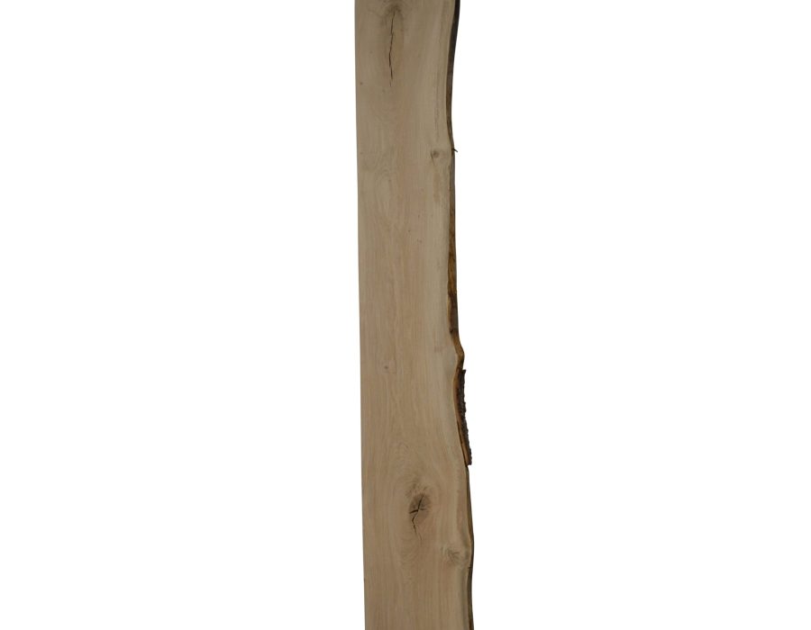 Eiken schaaldeel met noesten, gedroogd en geschaafd. 4 cm dik.